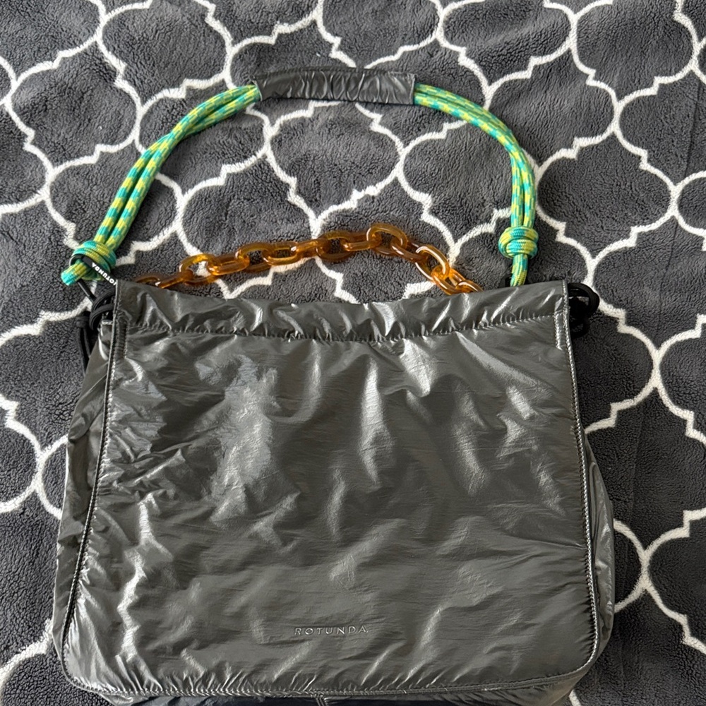Elegant Gray Shoulder Bag with Green and Amber Details